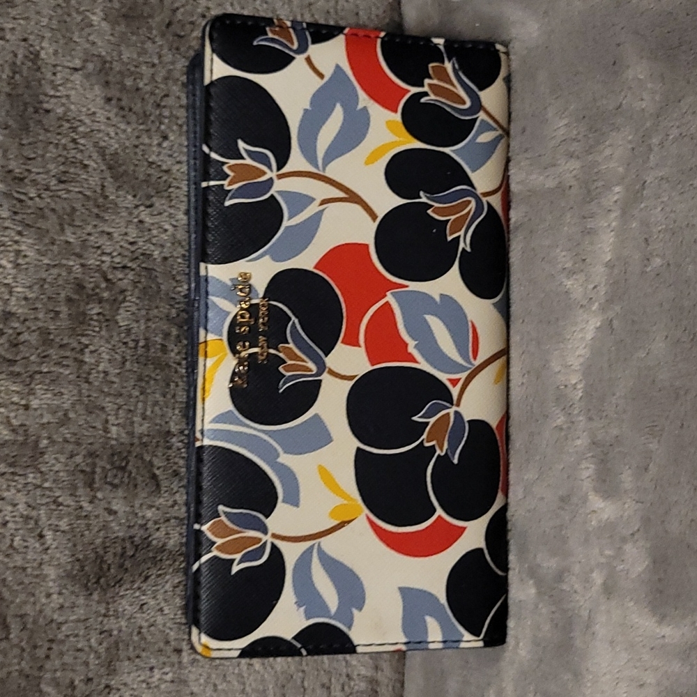Kate Spade New York Wallet.